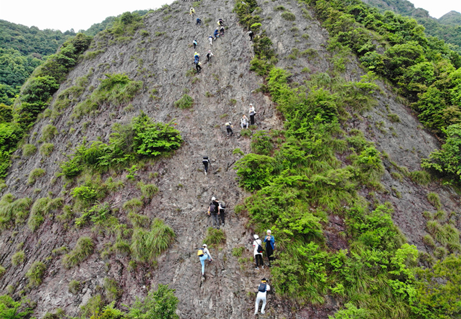 杏彩体育
 地暖 徒步 登山